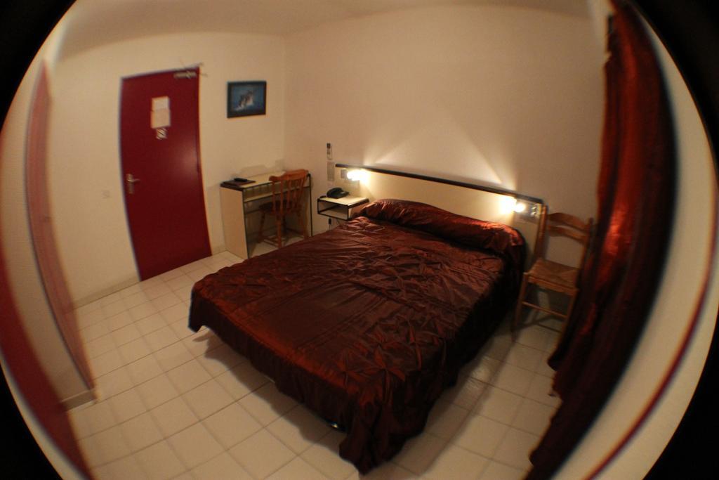 Hotel De La Pomme De Pin Vieux-Boucau-les-Bains Quarto foto